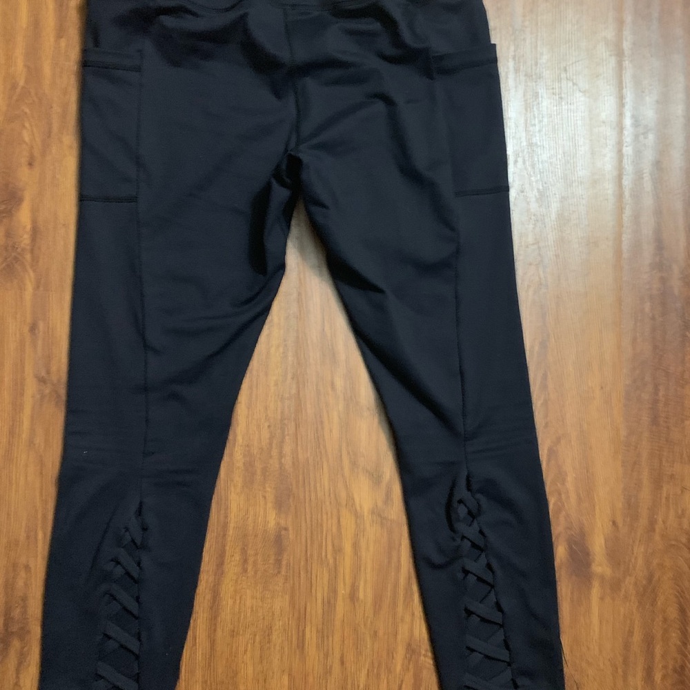 Crisscross tights